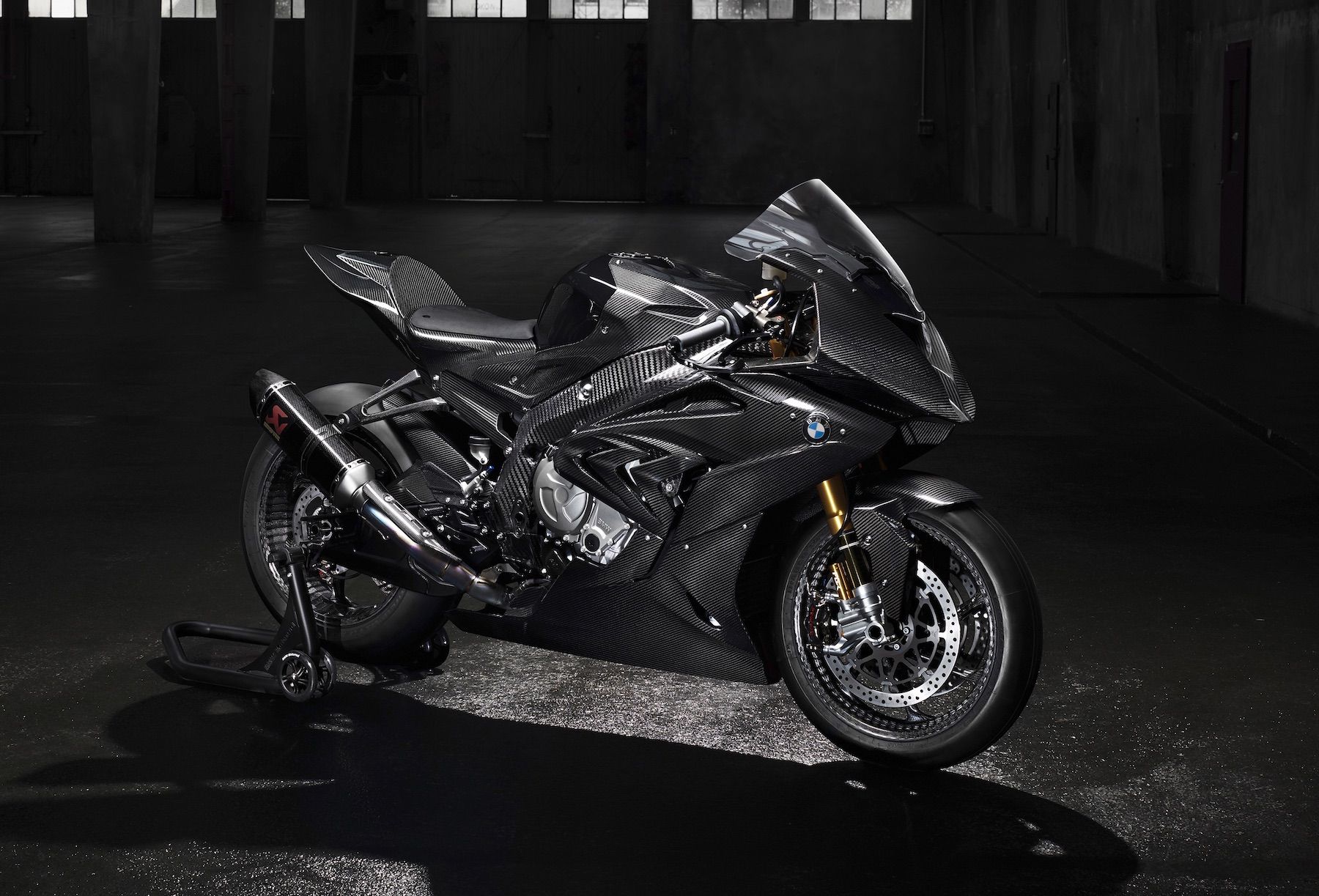 BMW HP4 Race, todo al carbono