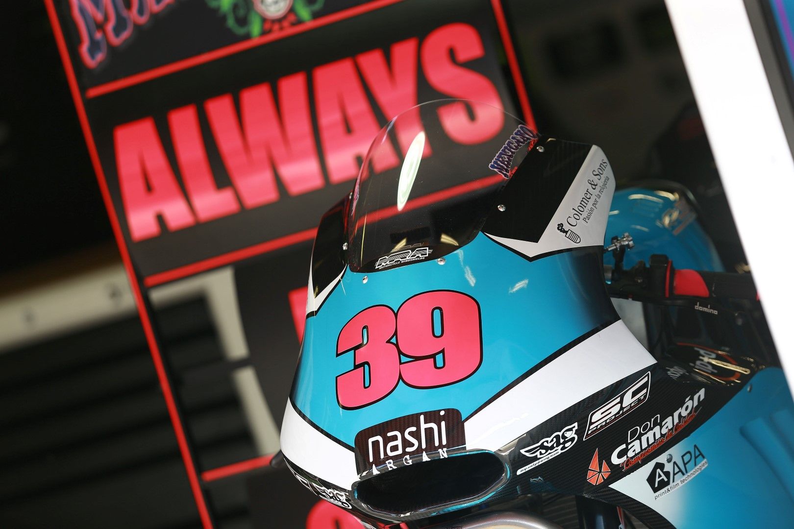 Se retira el 39 de Luis Salom en Moto2