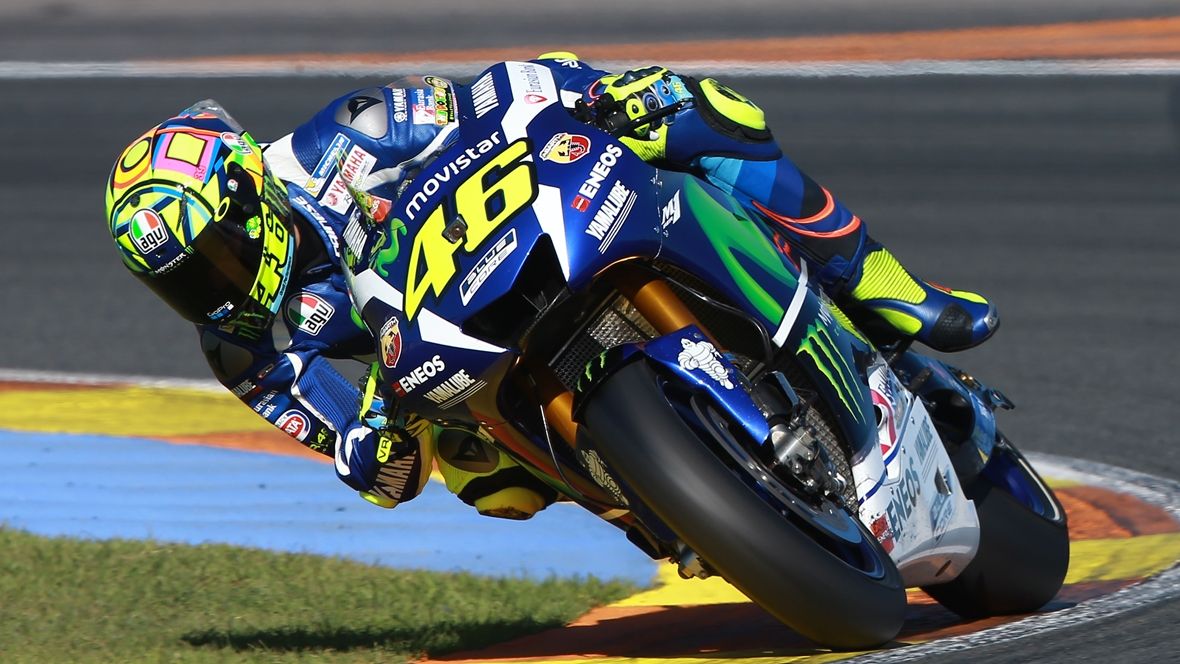 Valentino Rossi estrena 2017... ¡y compañero de box!