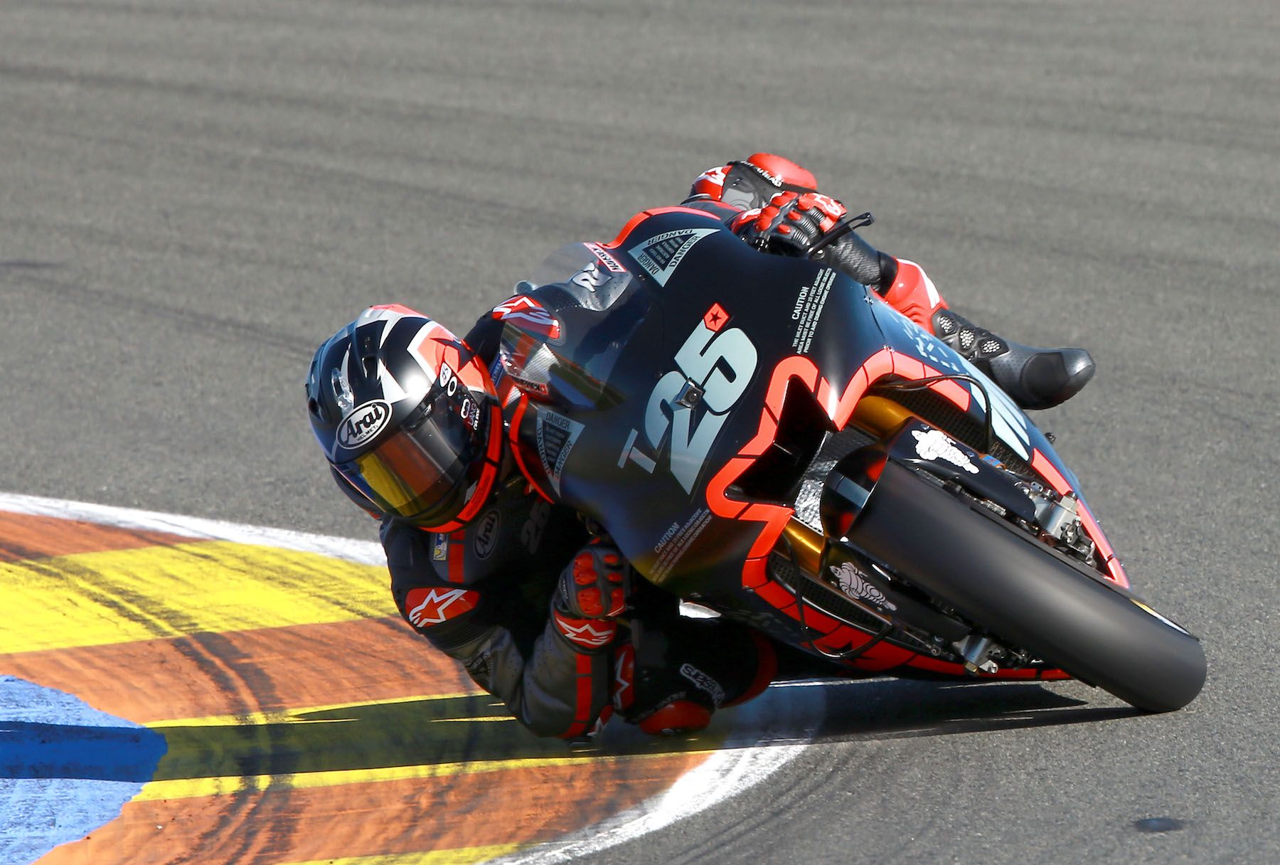 Maverick Viñales, estreno y mejor tiempo con Yamaha en el primer día de test de MotoGP 2017