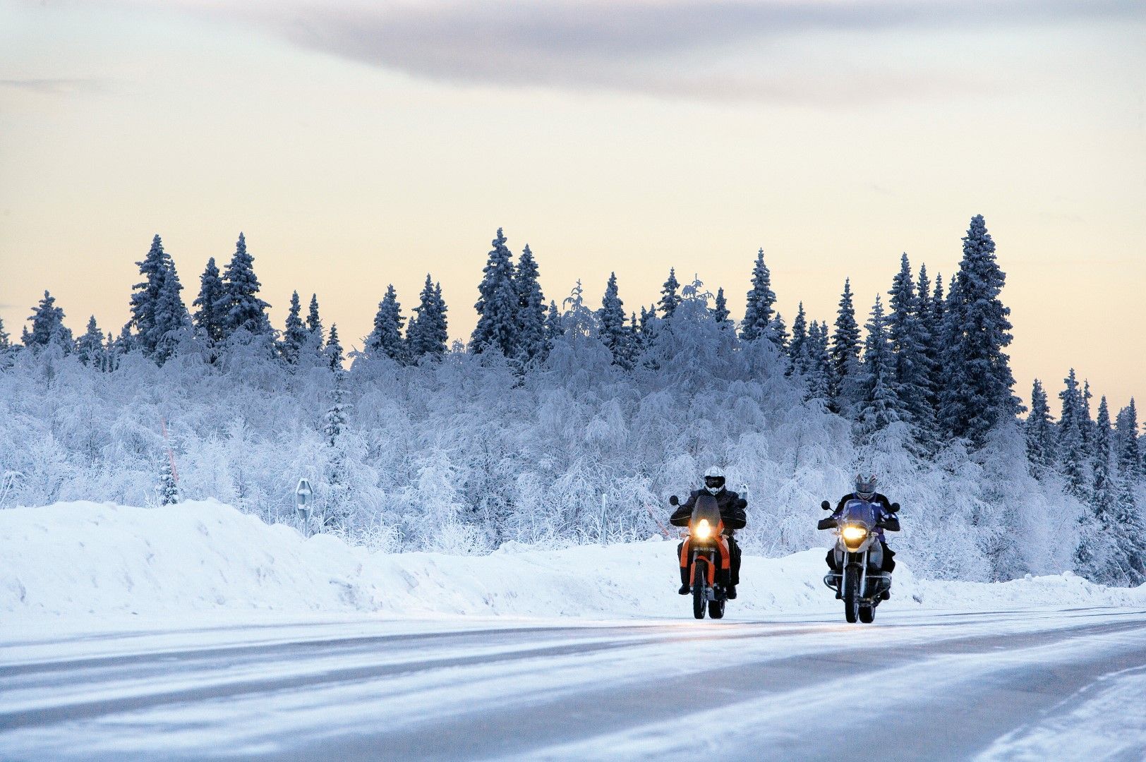 Cómo elegir las mejores botas de moto para el invierno