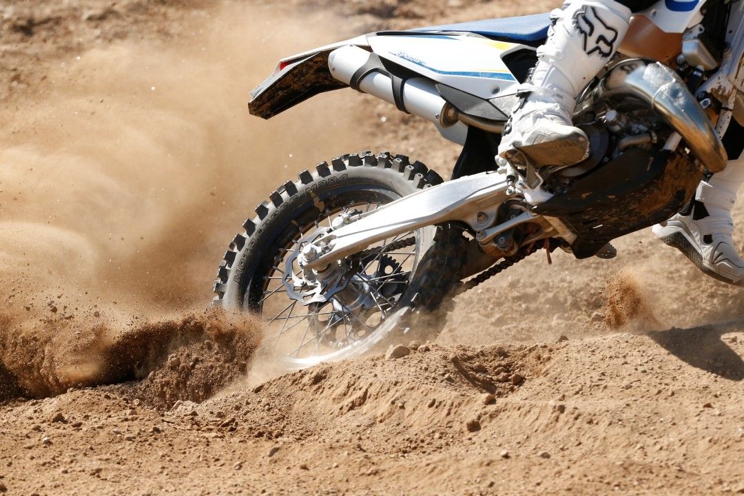 ¿Se pueden usar neumáticos de cross para enduro?