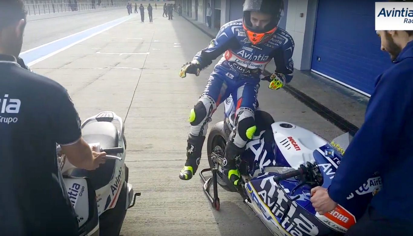 Mannequin challenge, las motos se apuntan a la moda