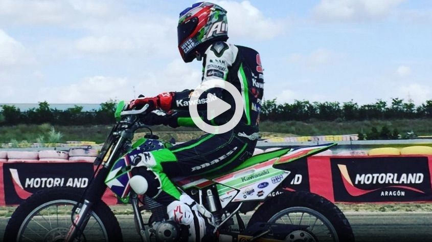 Kenny Noyes vuelve a rodar con su moto