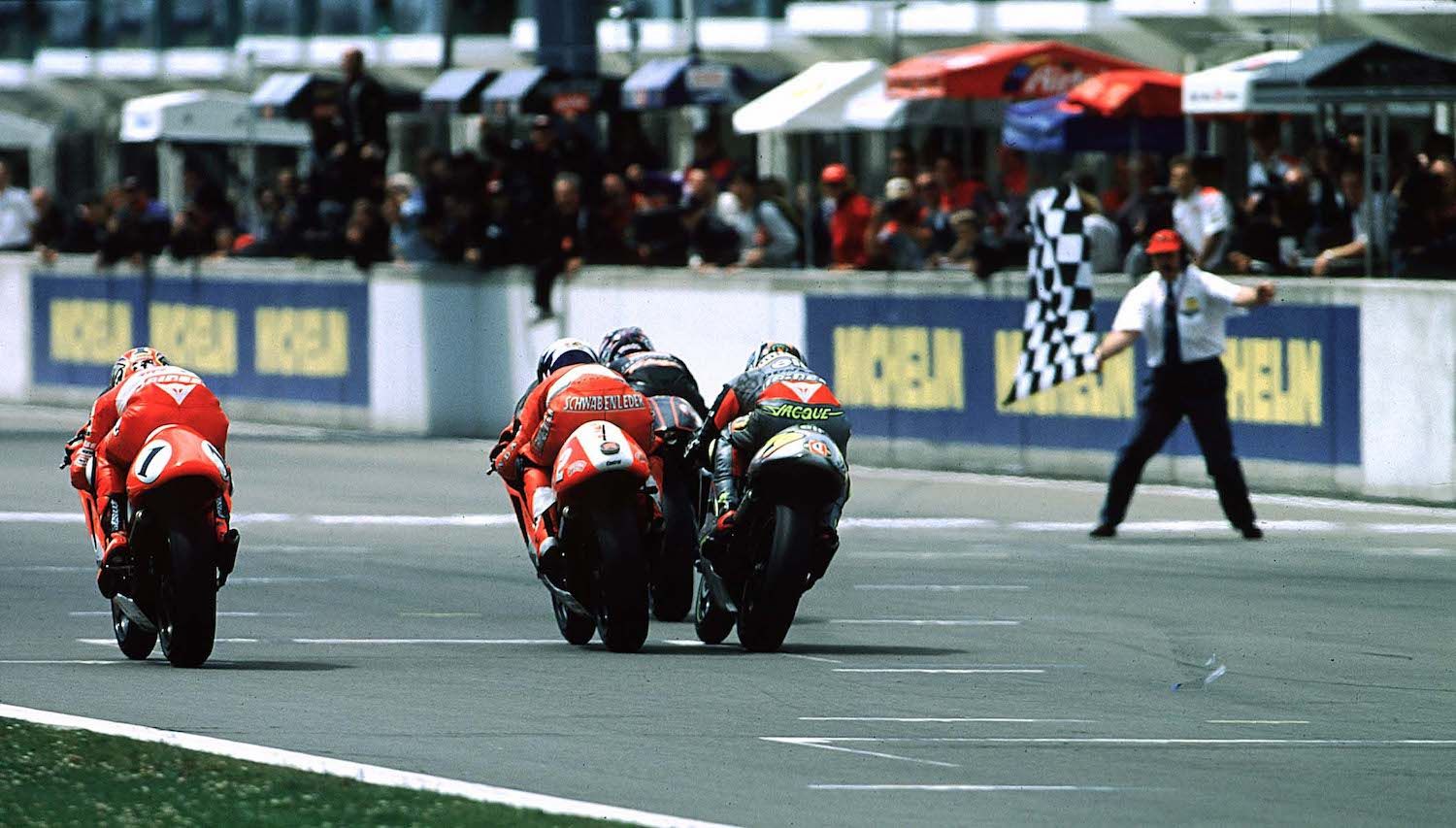 Nürburgring 1997, el espectáculo de las dos y medio con Harada y Max Biaggi