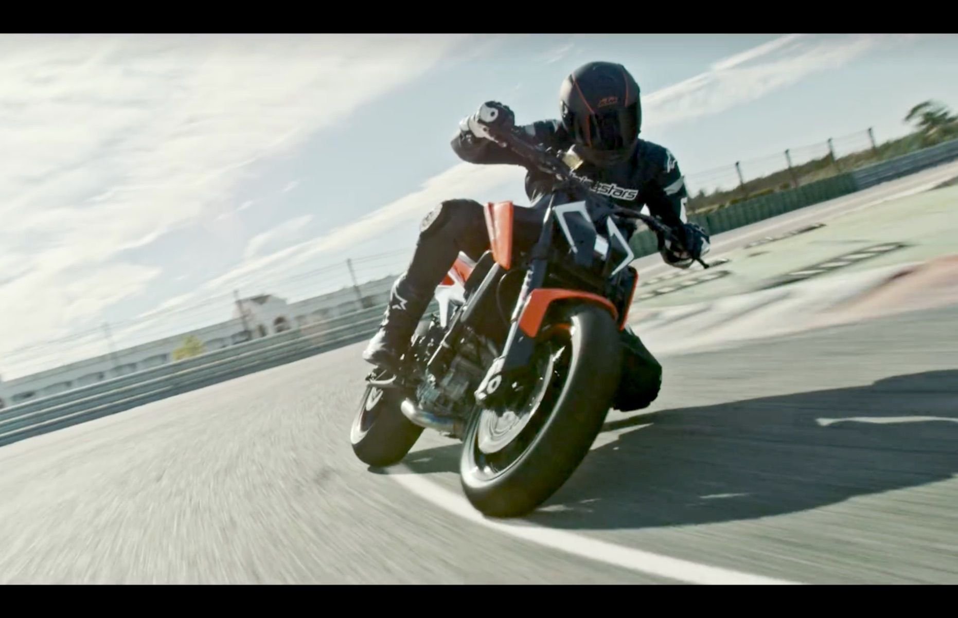 KTM 790 Duke, así suena y se mueve el nuevo espécimen austriaco