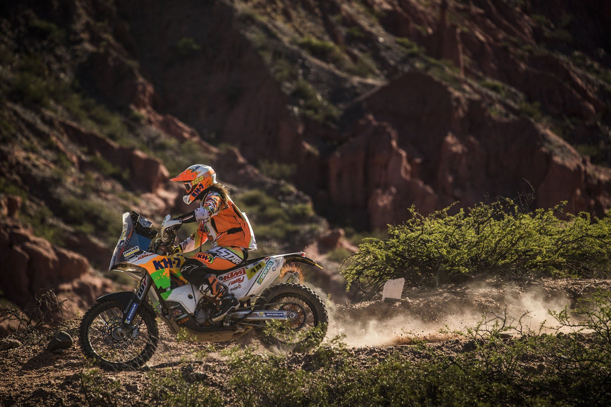 Laia Sanz, engañada en el Dakar cuando buscaba ayuda