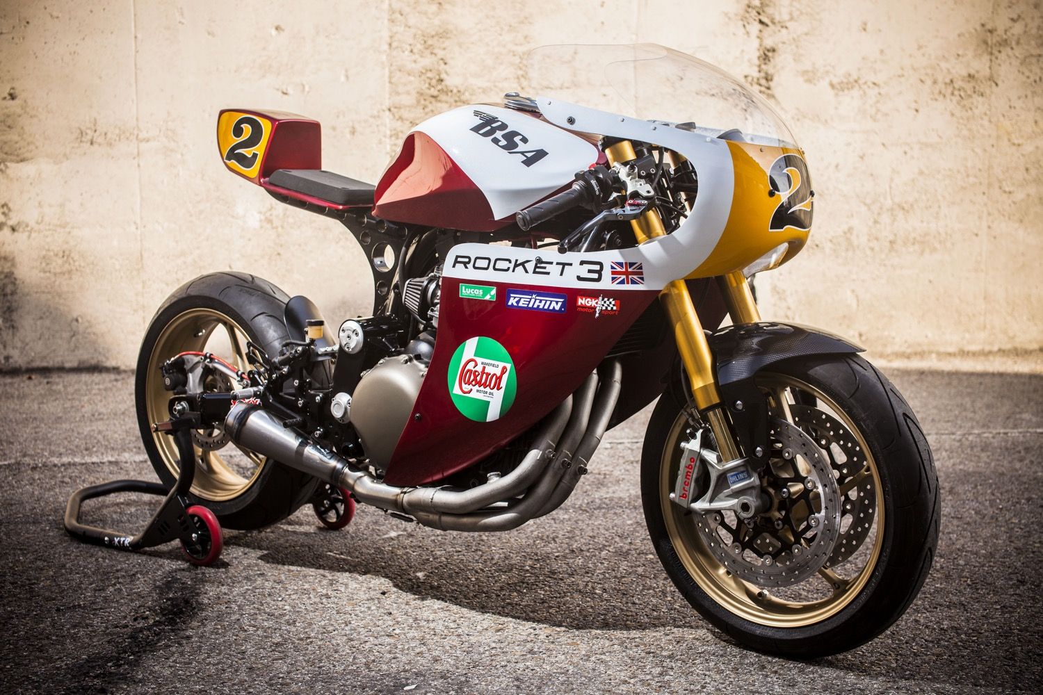 Triumph Rocket 3 por Pepo Rosell, inspirada en la resistencia británica