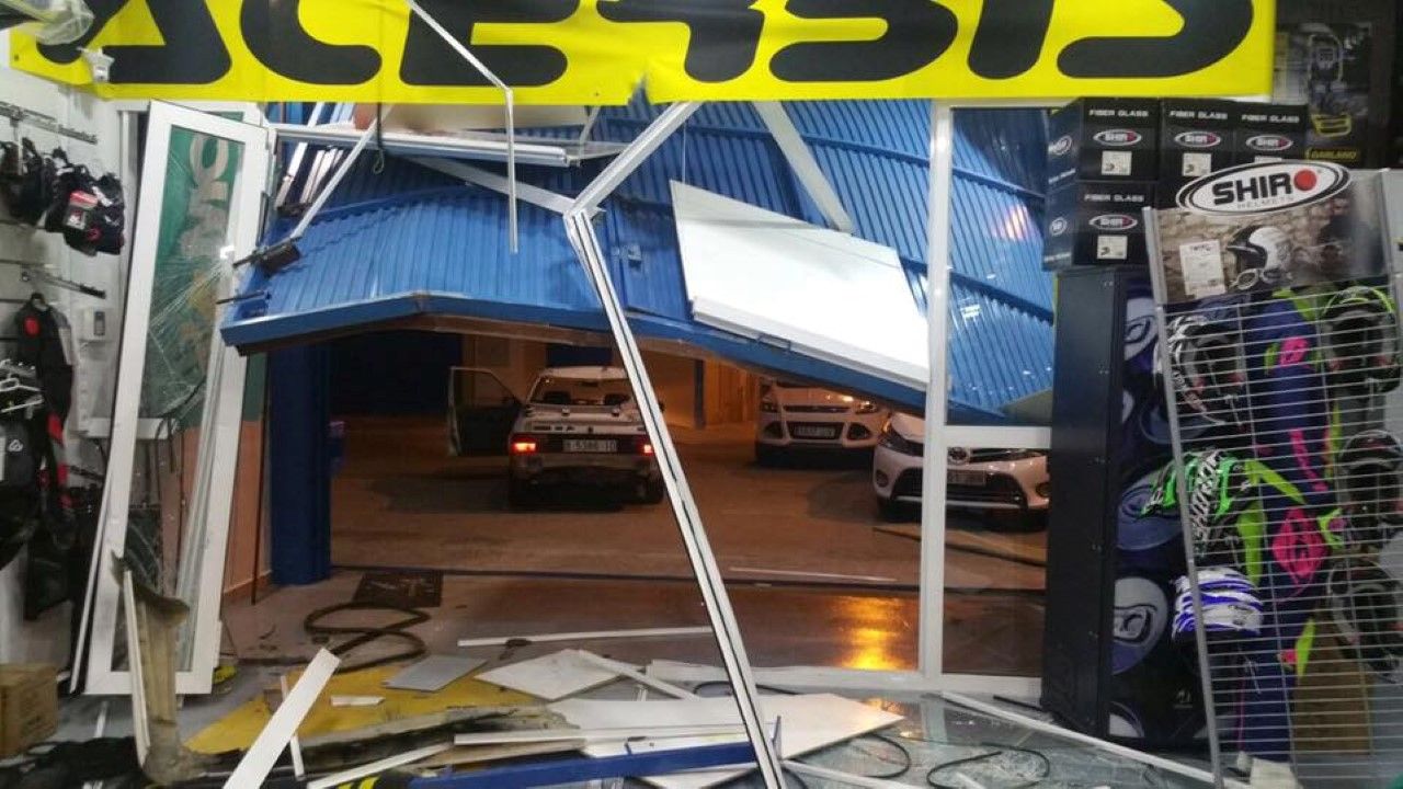 Roban en la nueva sede de Motos da Silva