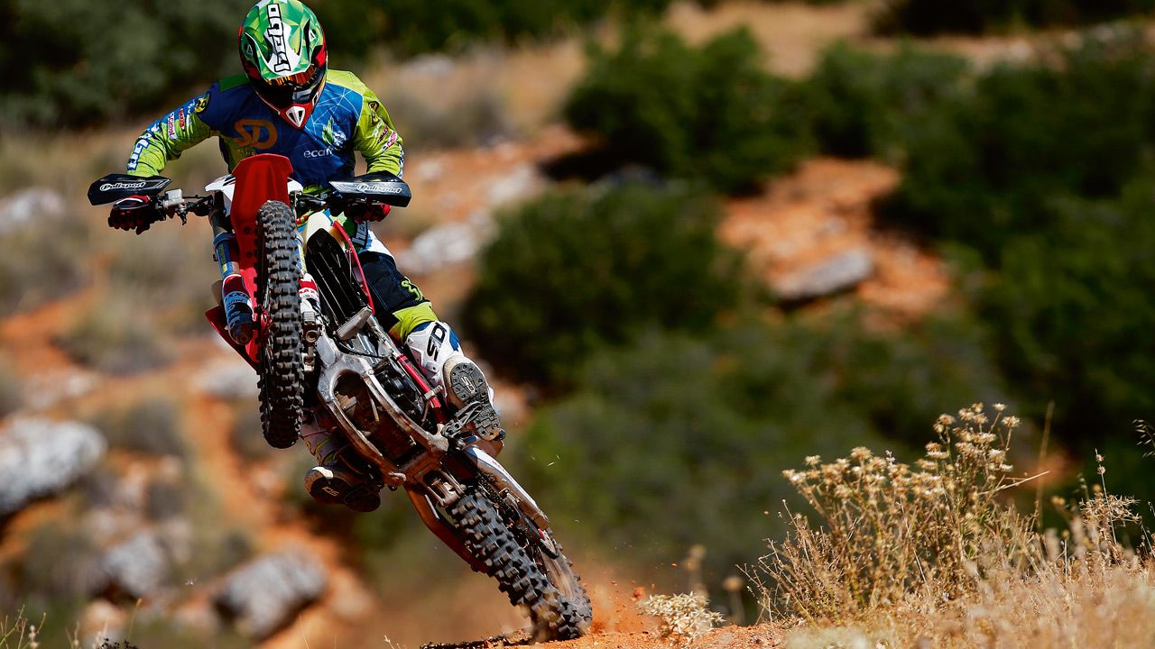 Honda CRF 450 Red Moto de David Adriá, una enduro para correr bajas.