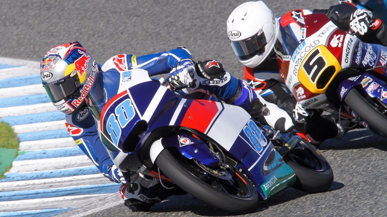 Moto2 y Moto3 arrancan 2017 en Valencia