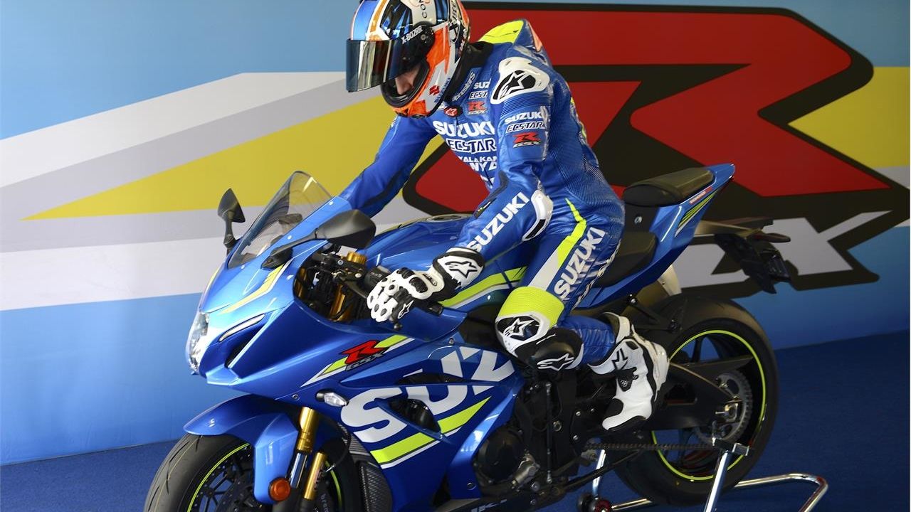 Andrea Iannone y Álex Rins prueban la "impresionante" Suzuki GSX-R1000R
