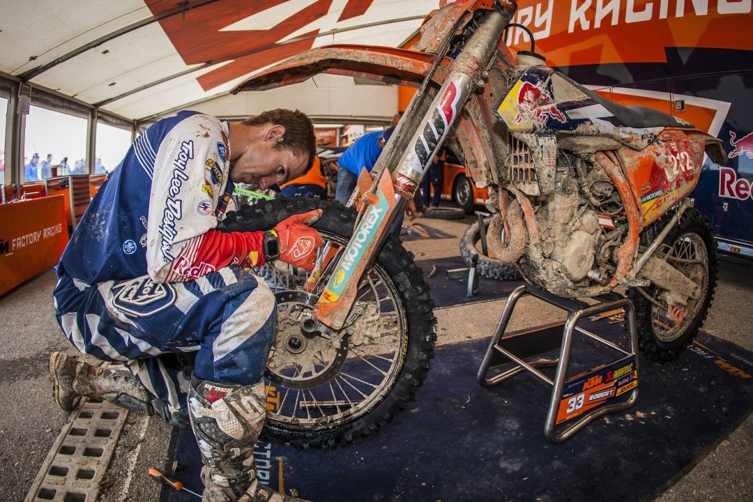 Taylor Robert y Jeffrey Herlings, lesionados en el arranque de 2017
