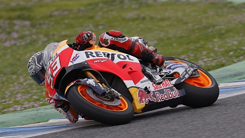 Marc Márquez se ha dislocado el hombro en Jerez pero podrá estar en Qatar