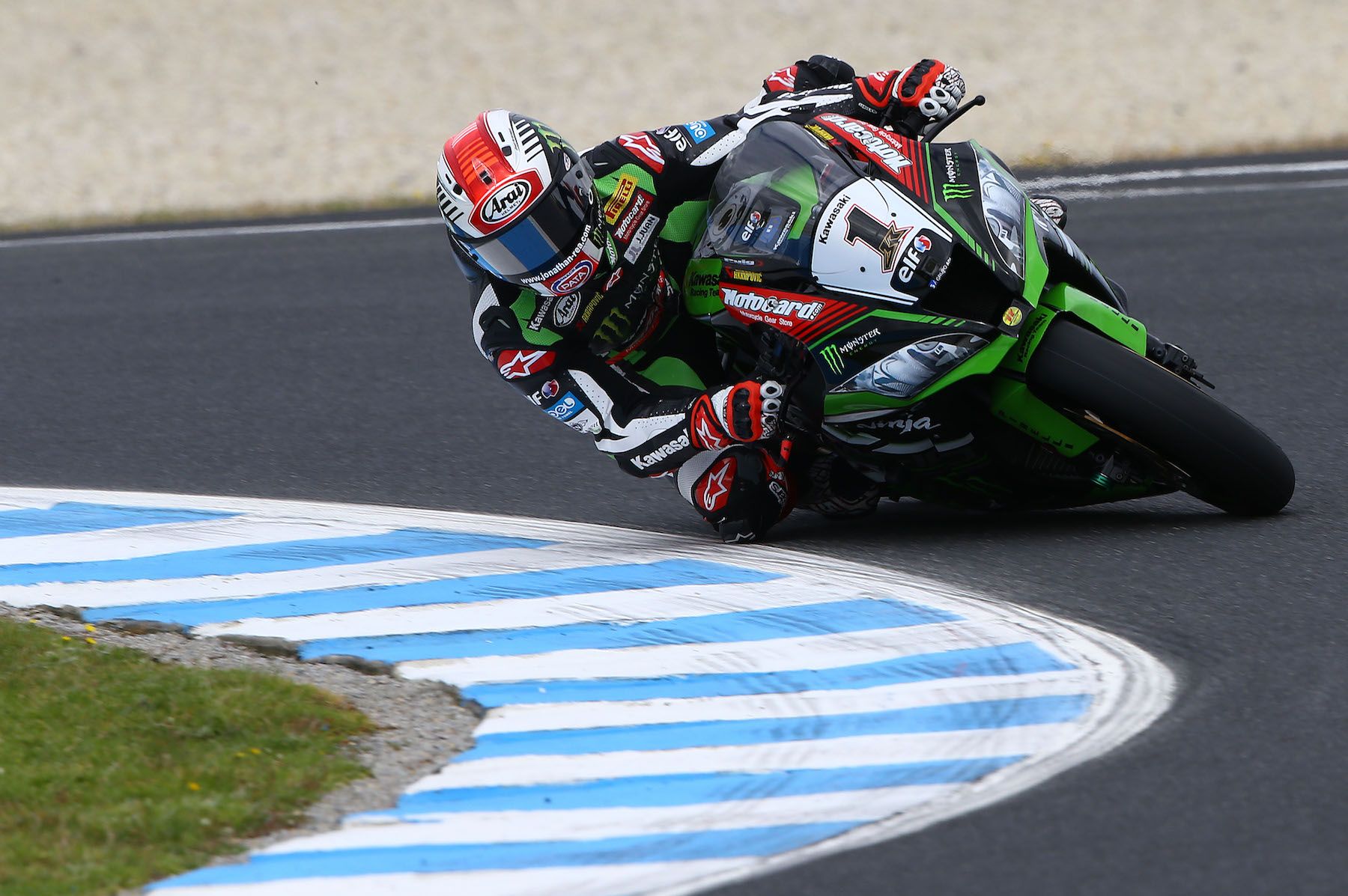 Jonathan Rea fulmina el récord de 2016 y se hace con la primera pole