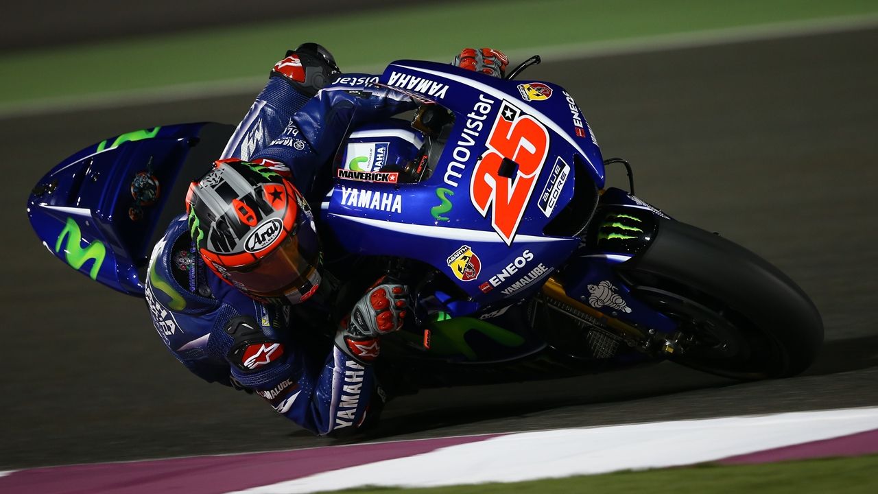 Maverick Viñales tiene “muy buen feeling”, Valentino Rossi sufre “al entrar en curva”