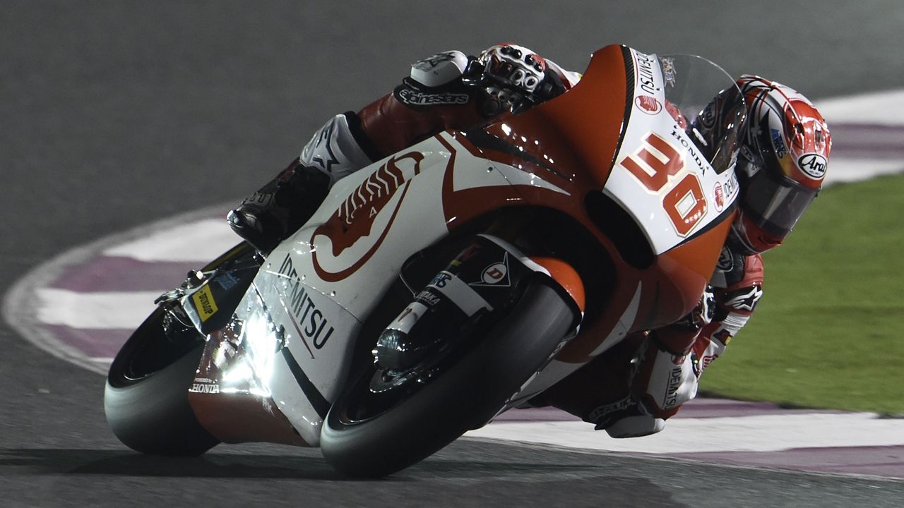 Takaaki Nakagami y Romano Fenati lideran Moto2 y Moto3 en Qatar