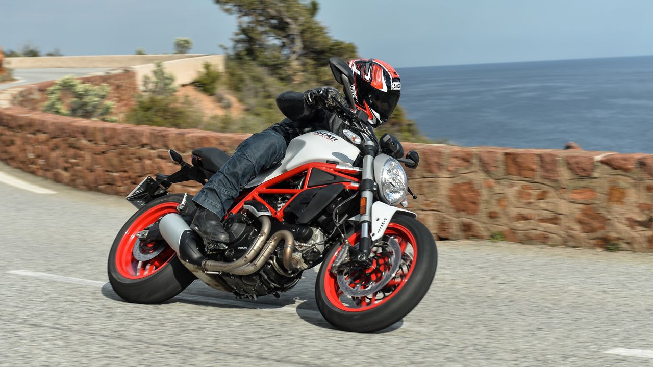 Ducati Monster 797, prueba, ficha técnica y primeras impresiones