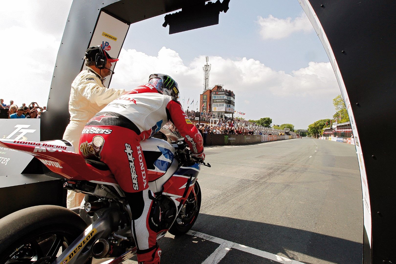 Presentación Tourist Trophy 2017