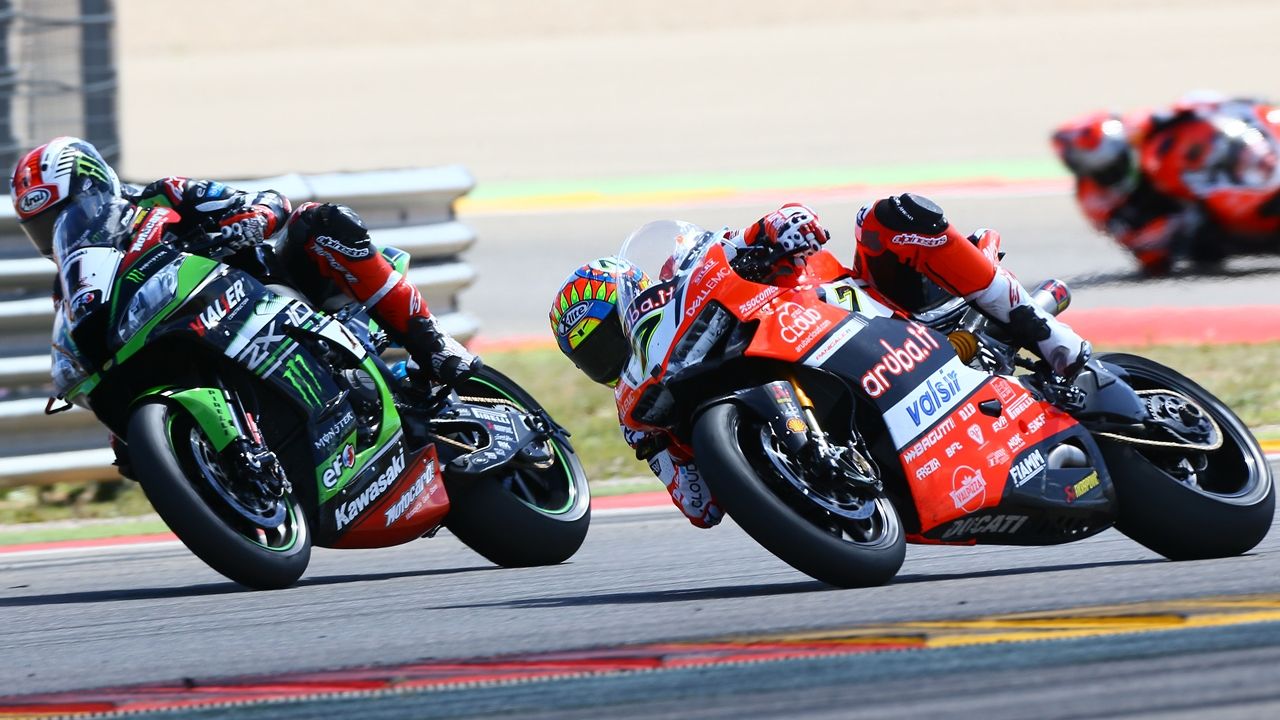 Tanto traza (o traza tanto) Jonathan Rea como Chaz Davies