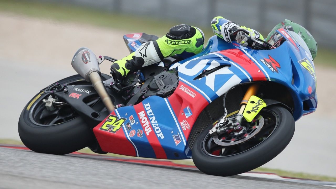 Desvelada la nueva Suzuki GSX-R1000R de Toni Elías, que la exprime en este vídeo