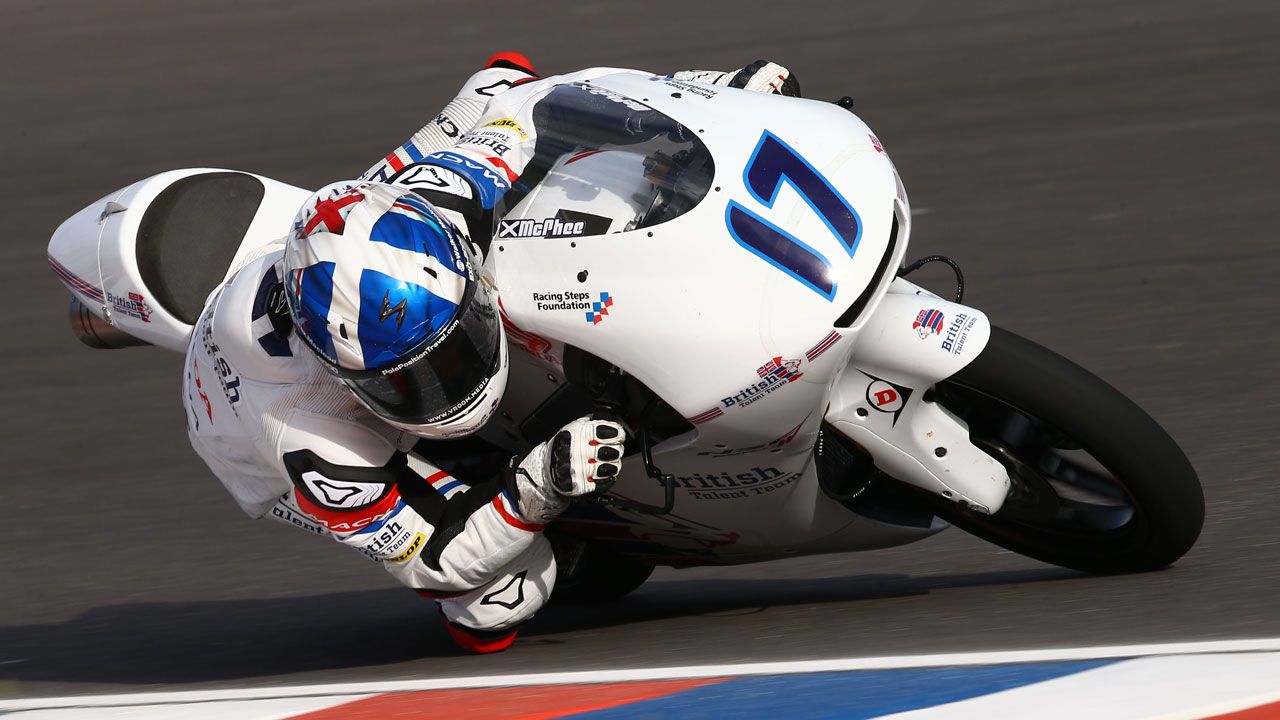 Pole de John McPhee en Moto3 y primera línea para Jorge Martín