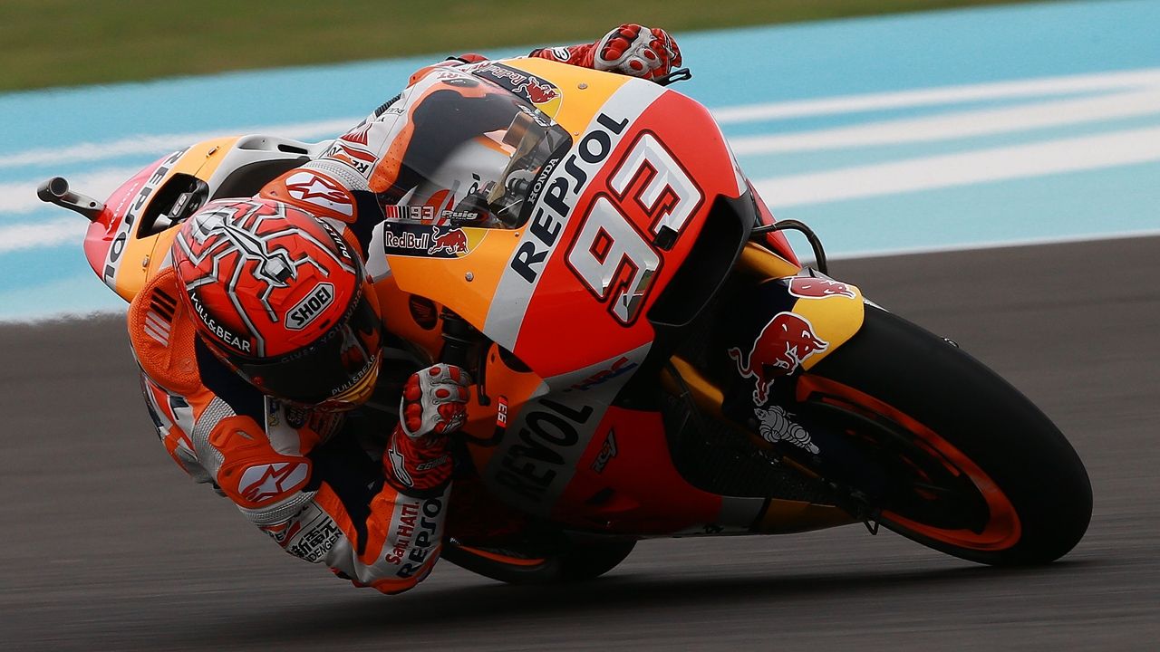 Marc Márquez firma una pole histórica, Karel Abraham le sigue y Jorge Lorenzo se atasca