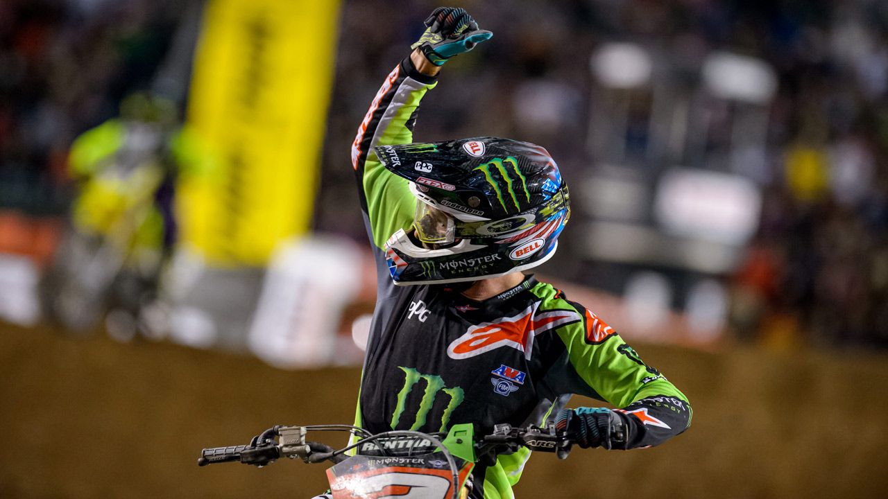 Eli Tomac, líder en solitario tras una memorable actuación en el SX USA de Salt Lake City