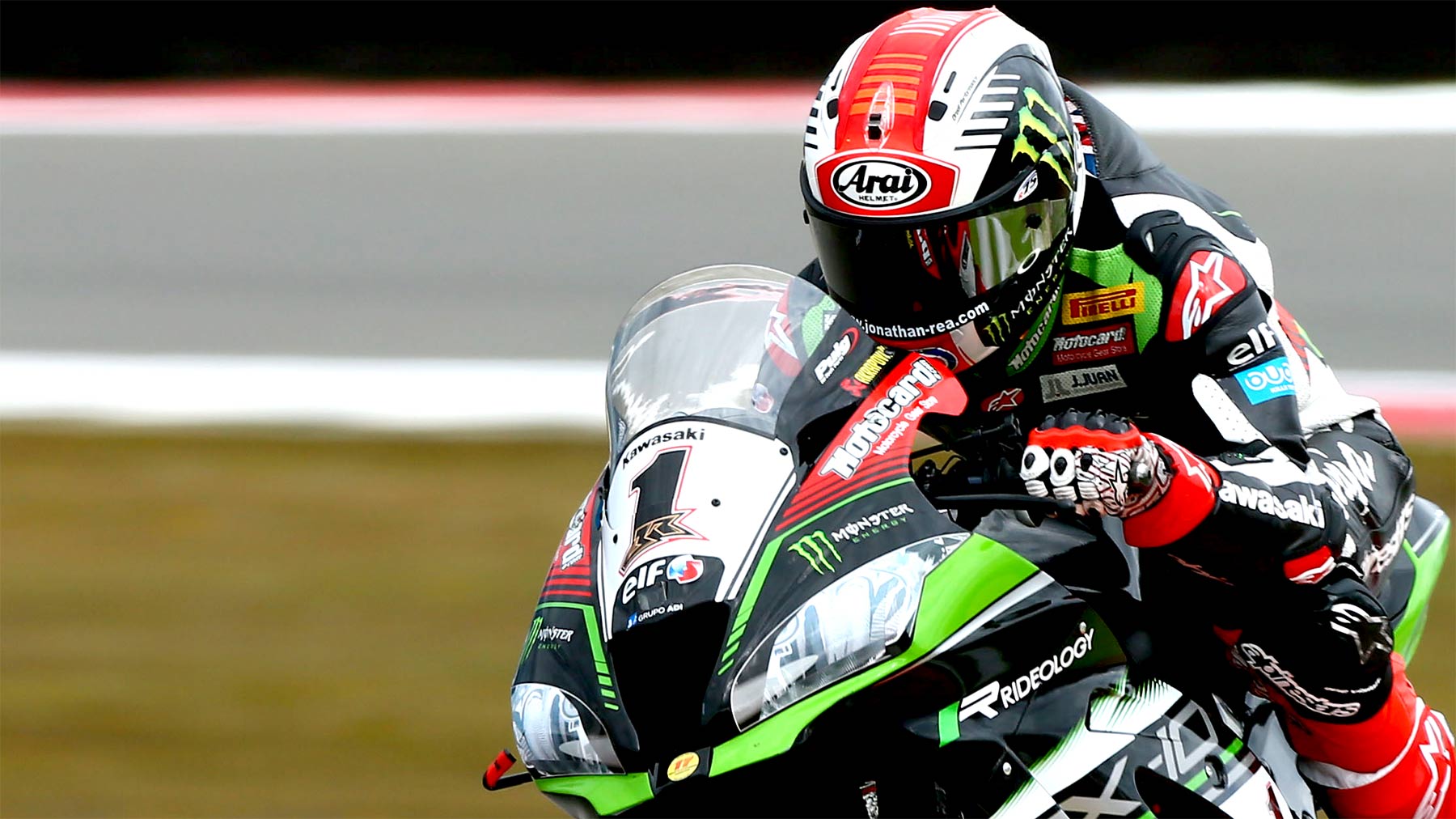 Jonathan Rea se impone en Assen ante Chaz Davies, quien no pudo acabar
