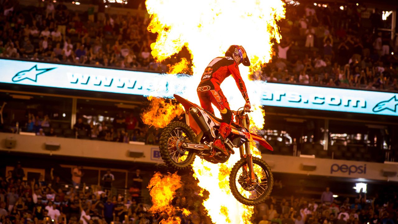 Dungey, más cerca de su cuarto título de SX, gracias a la ayuda de Musquin y el bloqueo de Tomac en Nueva York