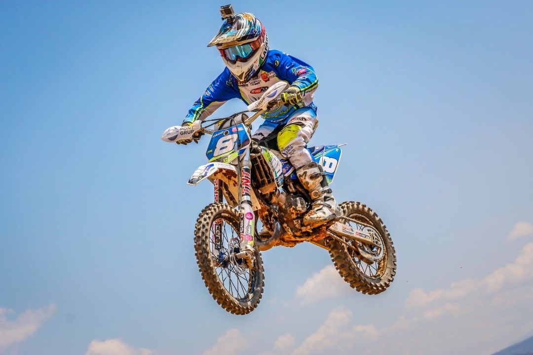 Cómo sacarle partido a una misma moto para correr 5 disciplinas diferentes