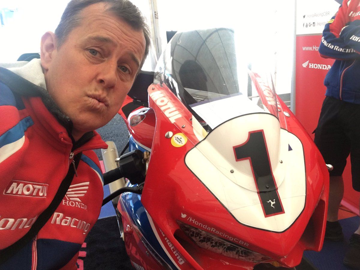 John McGuinness se perdería el Tourist Trophy: posible pierna rota en la NW 200