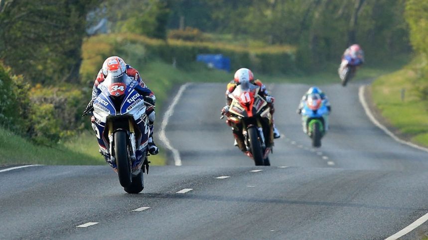 North West 200, en directo con el gran día de carreras