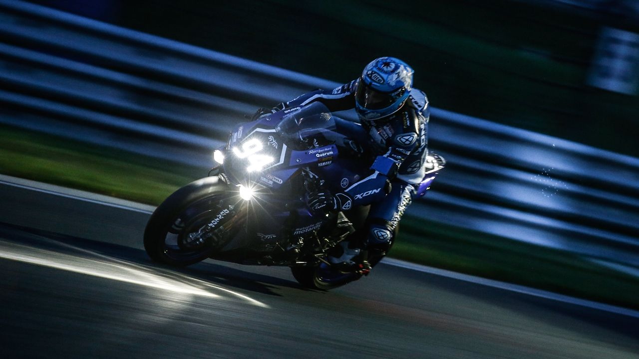 Un David Checa estelar lleva al GMT94 Yamaha a la victoria en las 8 horas de Oschersleben