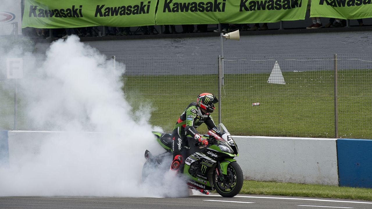 El Mundial de Superbike llega a Donington, el parque privado de Tom Sykes