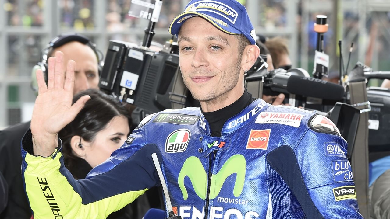 Valentino Rossi "está bien y descansando" tras pasar la noche en observación
