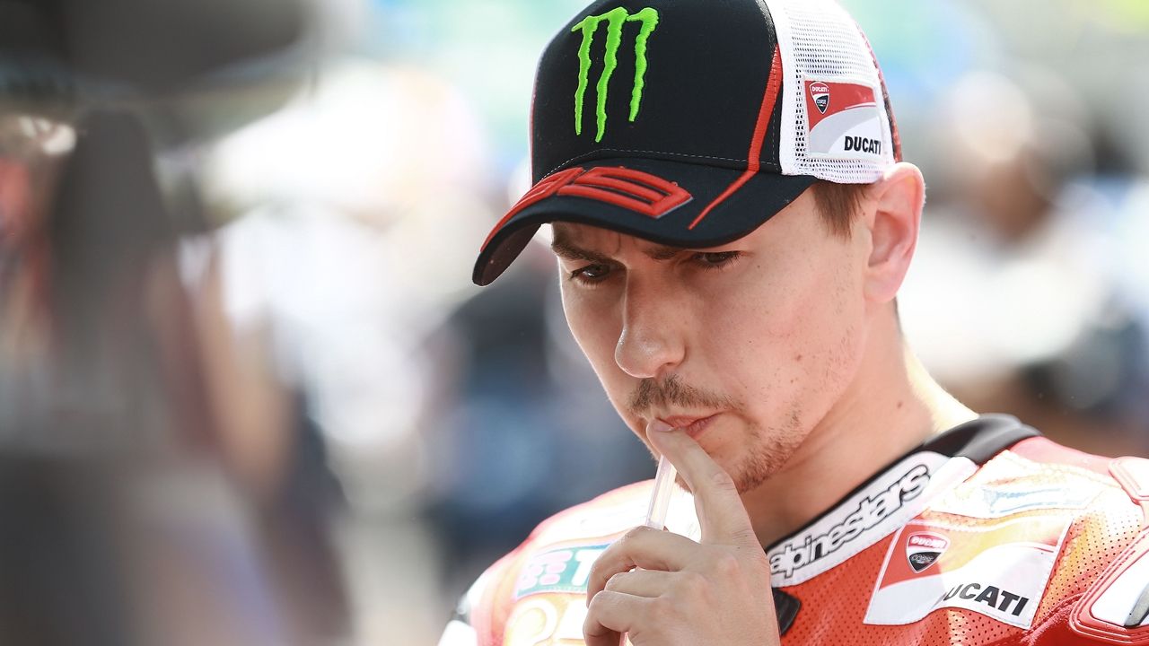 Jorge Lorenzo: “Esta moto pide un estilo de pilotaje opuesto al mío”