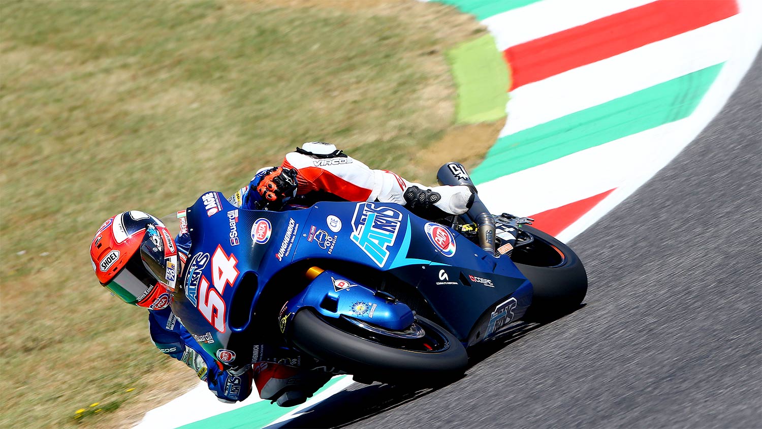 Mattia Pasini se crece en Mugello y gana la mejor carrera del año en Moto2
