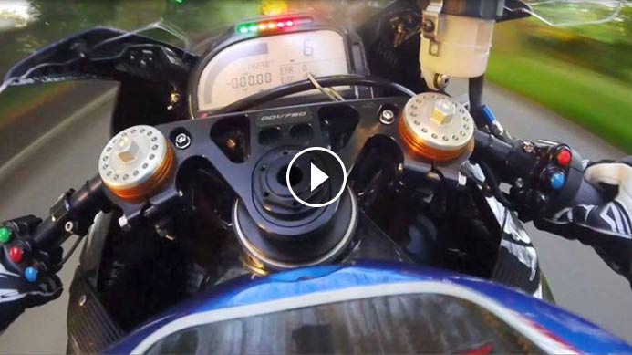 59 segundos de adrenalina con Peter Hickman en el Tourist Trophy