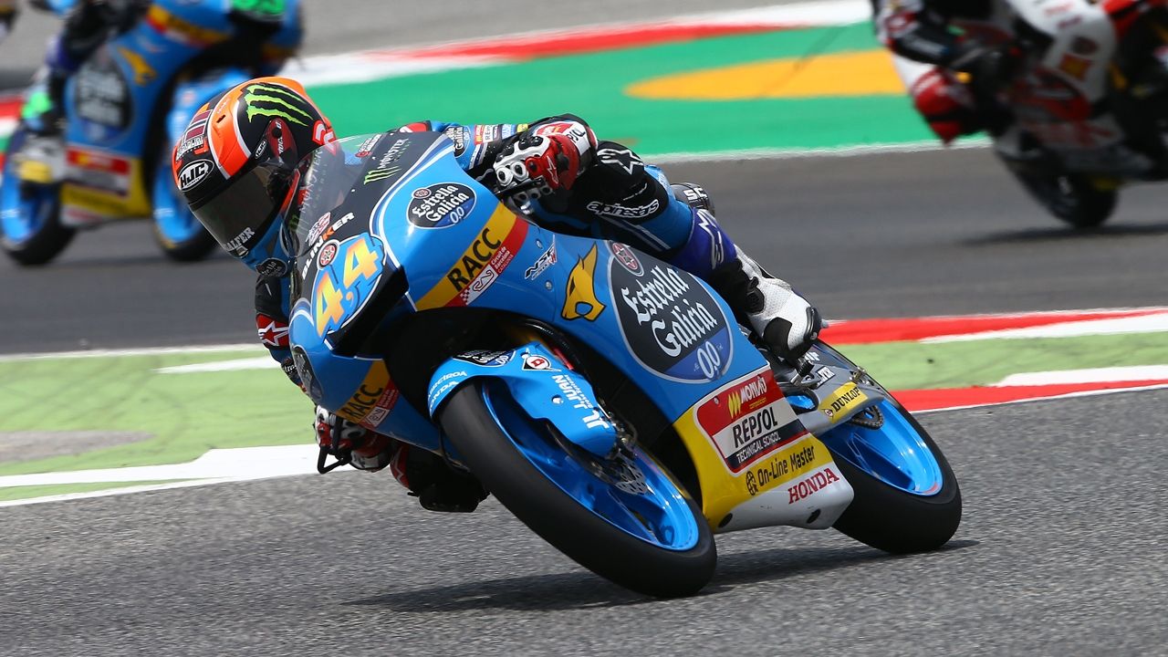 Arón Canet es profeta en casa en el viernes de Montmeló en Moto3
