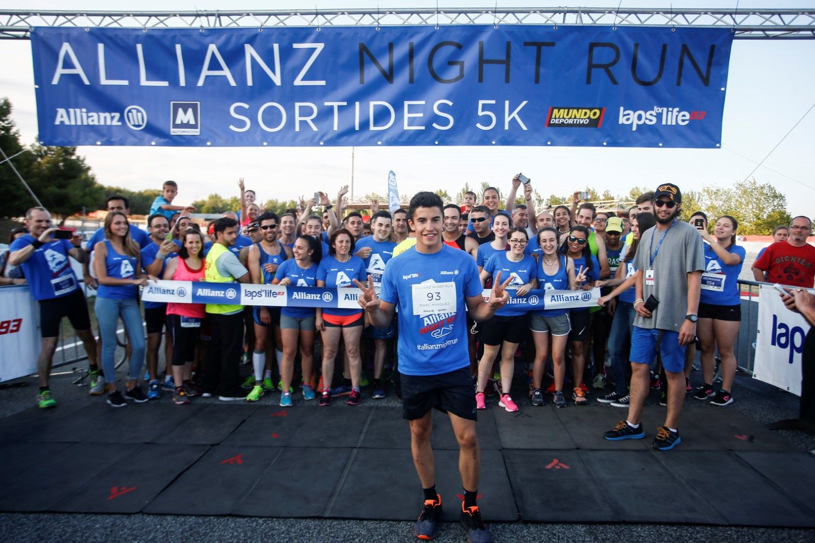 ¿Quieres correr con Marc y Álex Márquez?