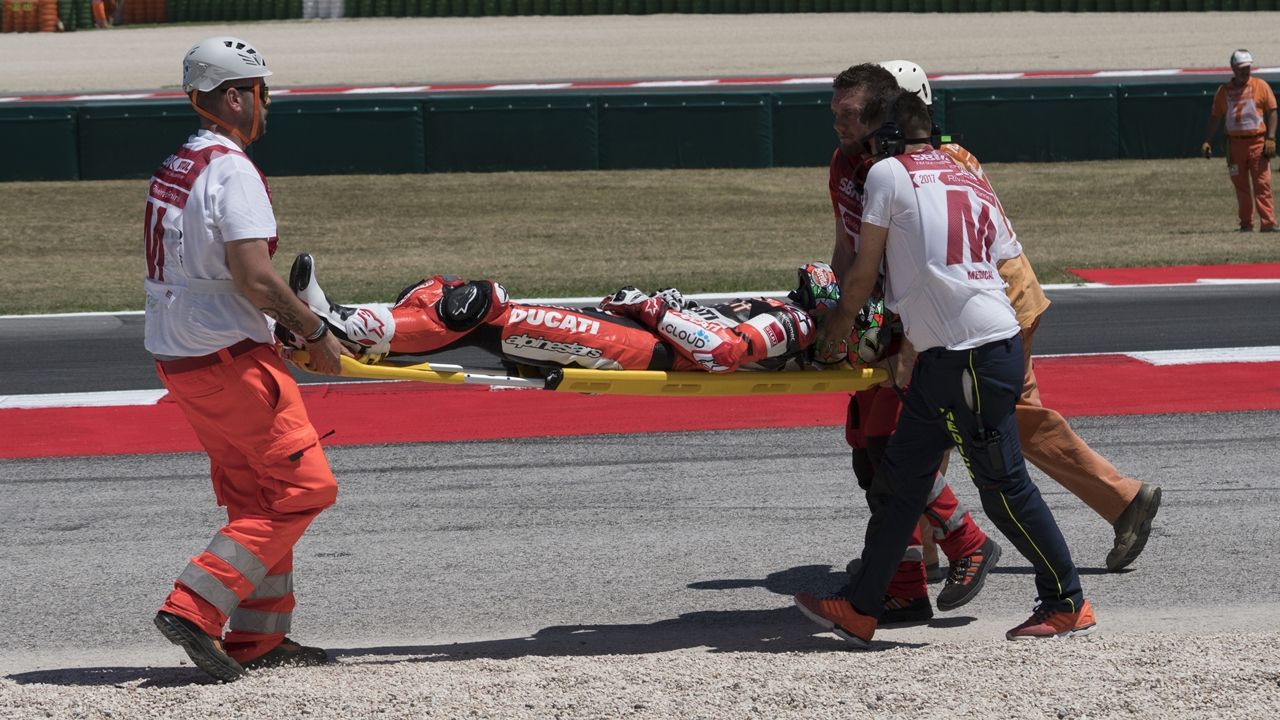 Chaz Davies sufre una fractura lumbar tras su accidente en Misano