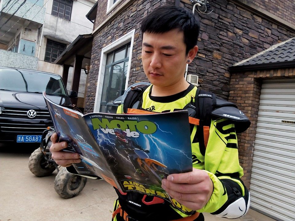 MOTO VERDE se fue a hacer enduLo a China
