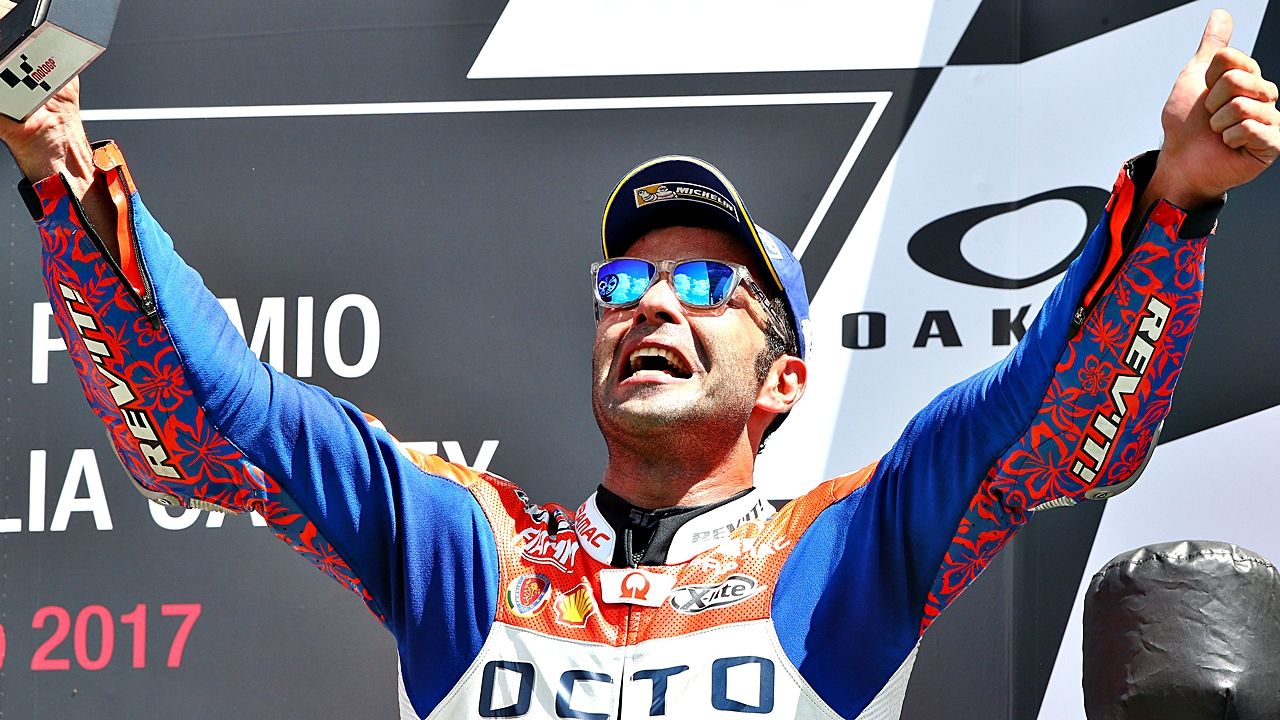 Danilo Petrucci, del pozo de MotoGP a los baños de champán