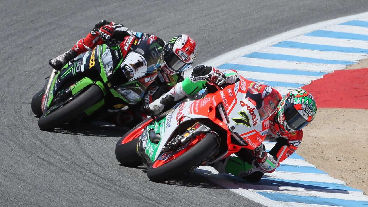 Chaz Davies iguala a Carlos Checa y Jonathan Rea agranda su leyenda
