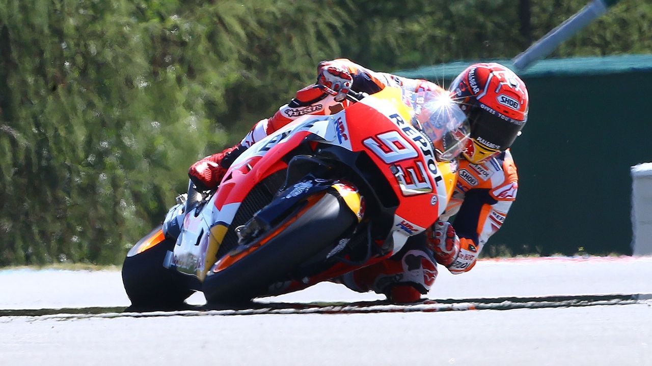 Marc Márquez vuelve a salvar lo imposible en Brno