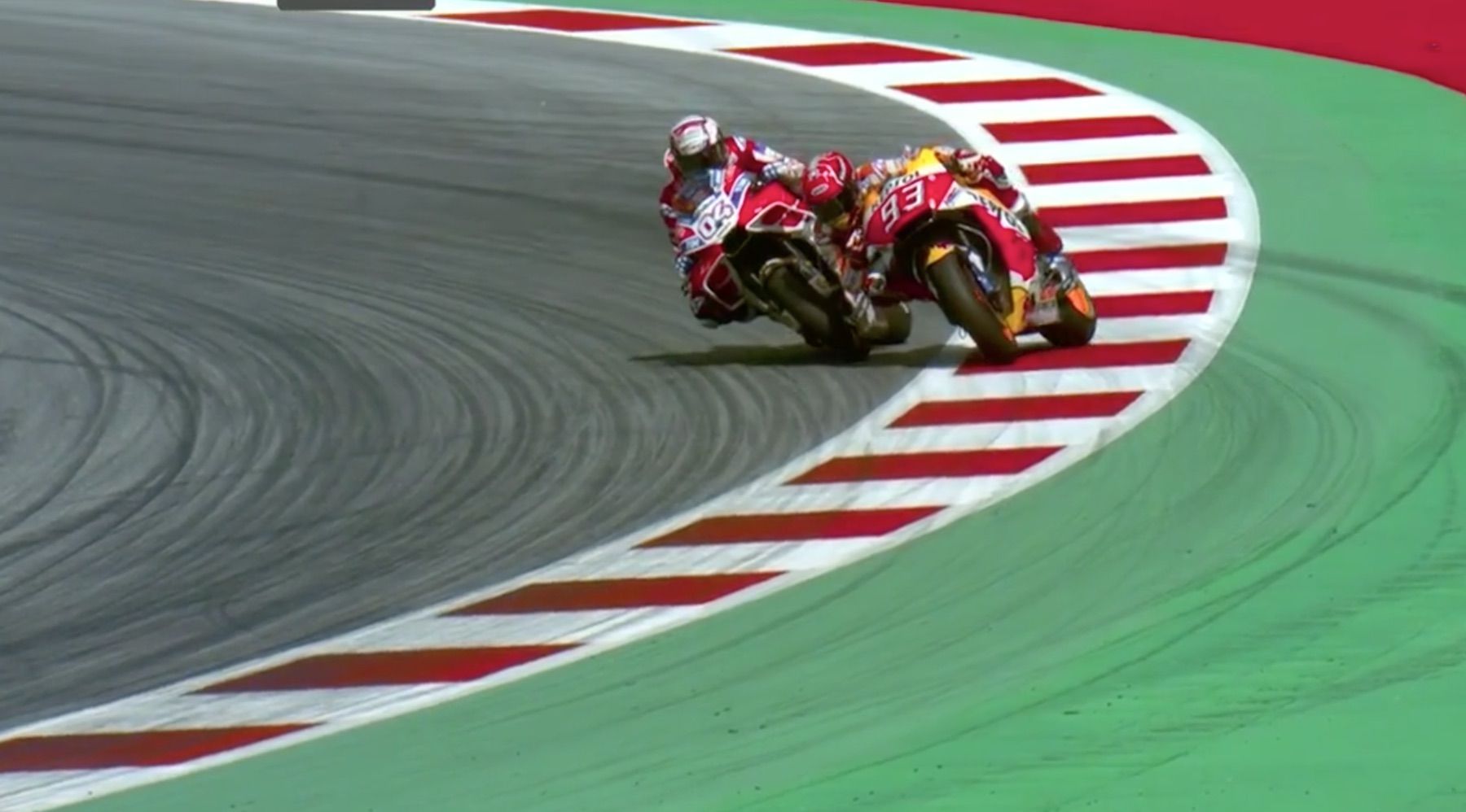 Así fue el último intento de Marc Márquez de evitar la victoria de Andrea Dovizioso