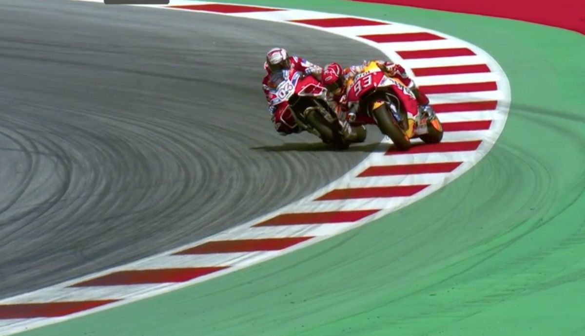 Así fue el último intento de Marc Márquez de evitar la victoria de Andrea Dovizioso