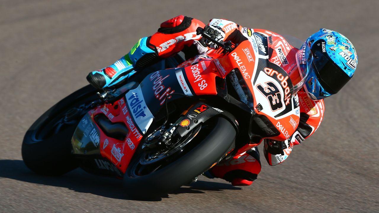 Marco Melandri renueva con Ducati y seguirá en 2018 en Superbike