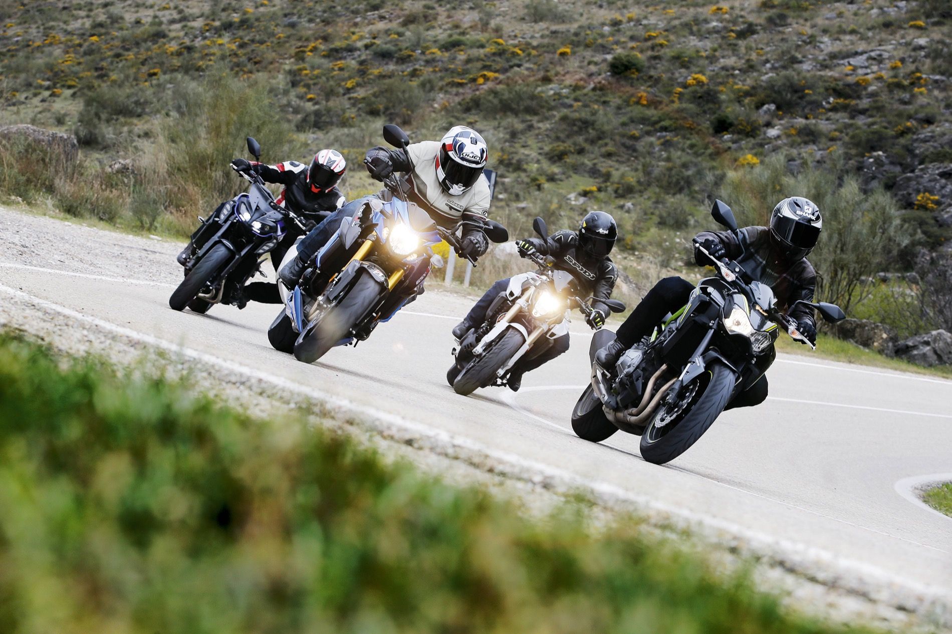 Comparativa naked: Yamaha MT09 vs Kawasaki Z900 vs Suzuki GSX-S 750 vs BMW F 800 R
